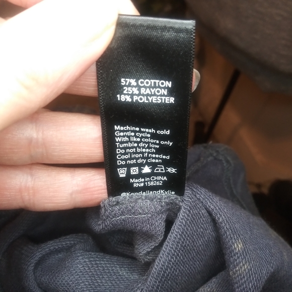 3/$18 Kendall+Kylie Distressed Gray & Yellow Puffed Sleeve Top - Picture 11 of 12